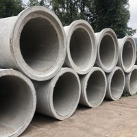 厂家生产、批发各种规格型号水泥电杆、底盘、拉盘、卡盘等水泥制品，量多从优，价格面（电）议。